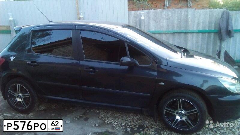 Фото автомобиля PEUGEOT 307, 2002 — госномер О596ЕЕ150. Цвет: ЧЕРНЫЙ