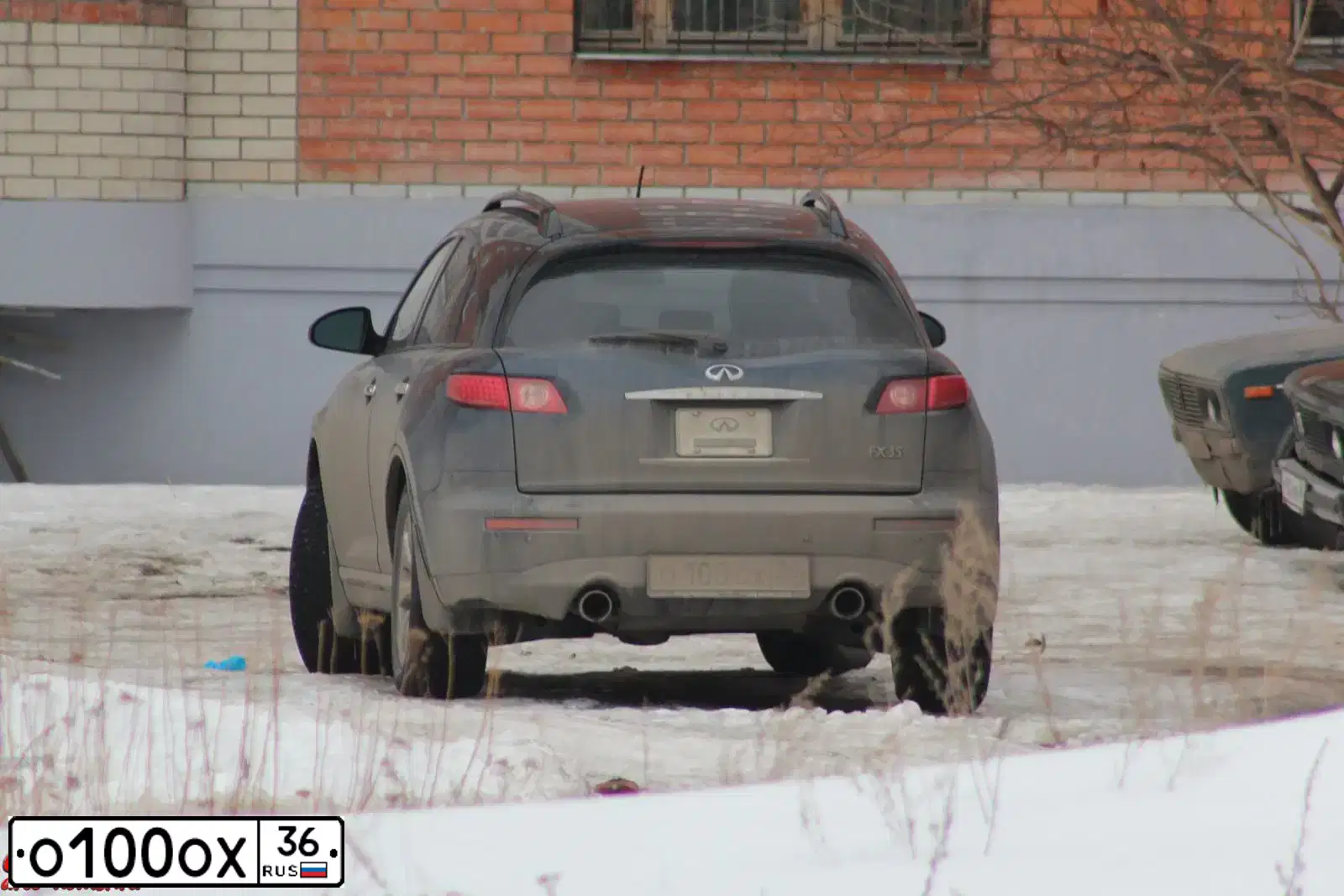 Фото автомобиля INFINITI QX70 /FX/, 2006 — госномер О100ОХ36. Цвет: синий
