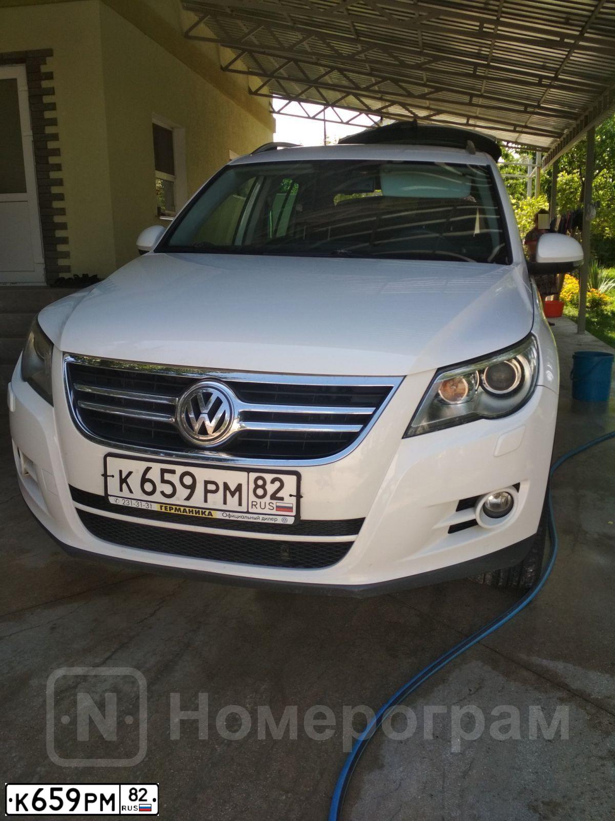 Фото автомобиля VOLKSWAGEN TIGUAN, 2010 — госномер К659РМ82. Цвет: БЕЛЫЙ