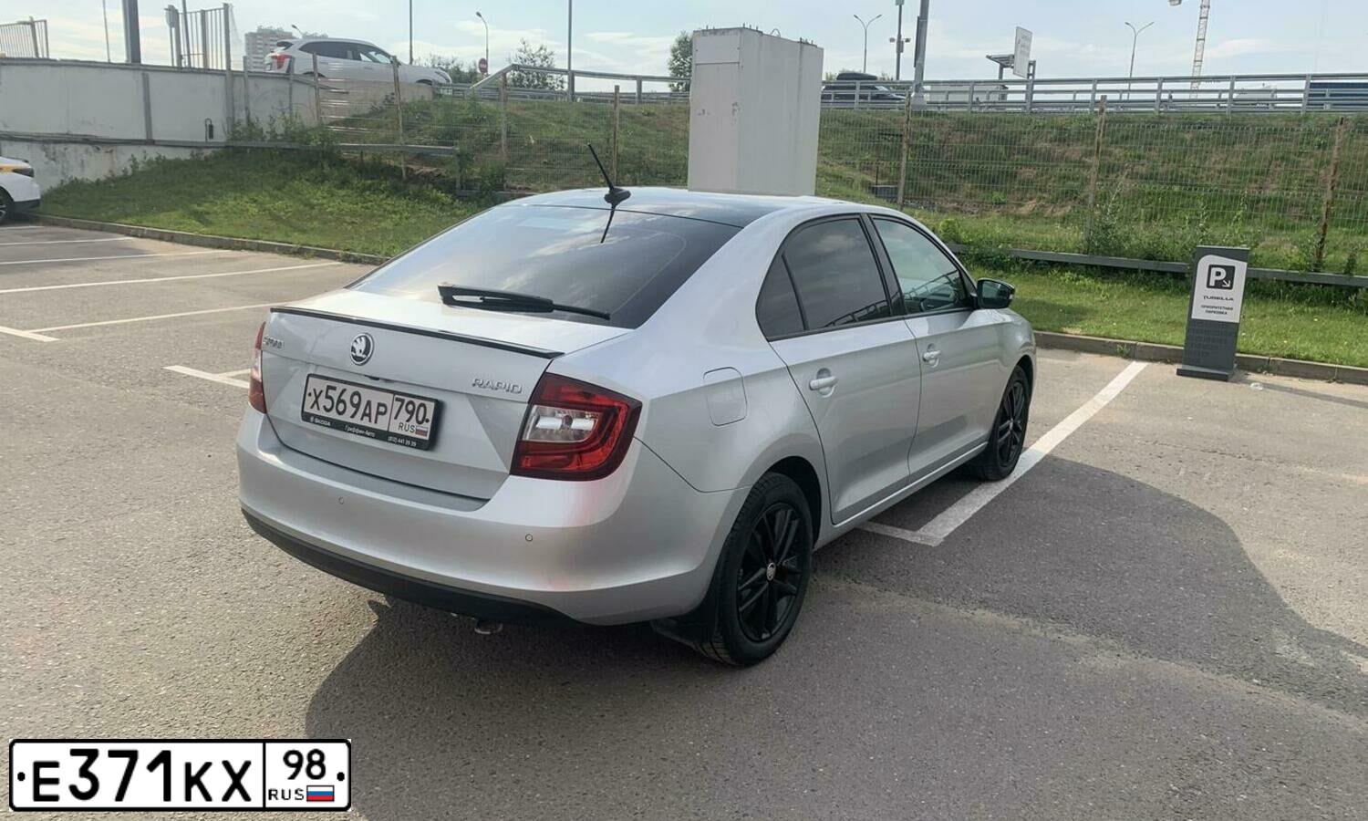 Фото автомобиля LEXUS IS, 2008 — госномер Е371КХ98. Цвет: ЧЕРНЫЙ