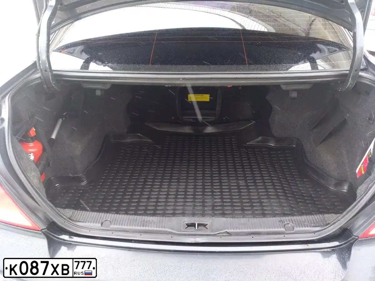 Фото автомобиля HYUNDAI ELANTRA, 2005 — госномер Х233ВА180. Цвет: СЕРЕБРИСТЫЙ
