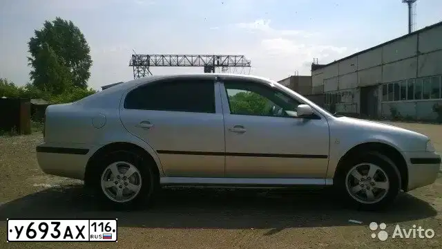 Фото автомобиля SKODA OCTAVIA, 2005 — госномер У693АХ116. Цвет: серебристый