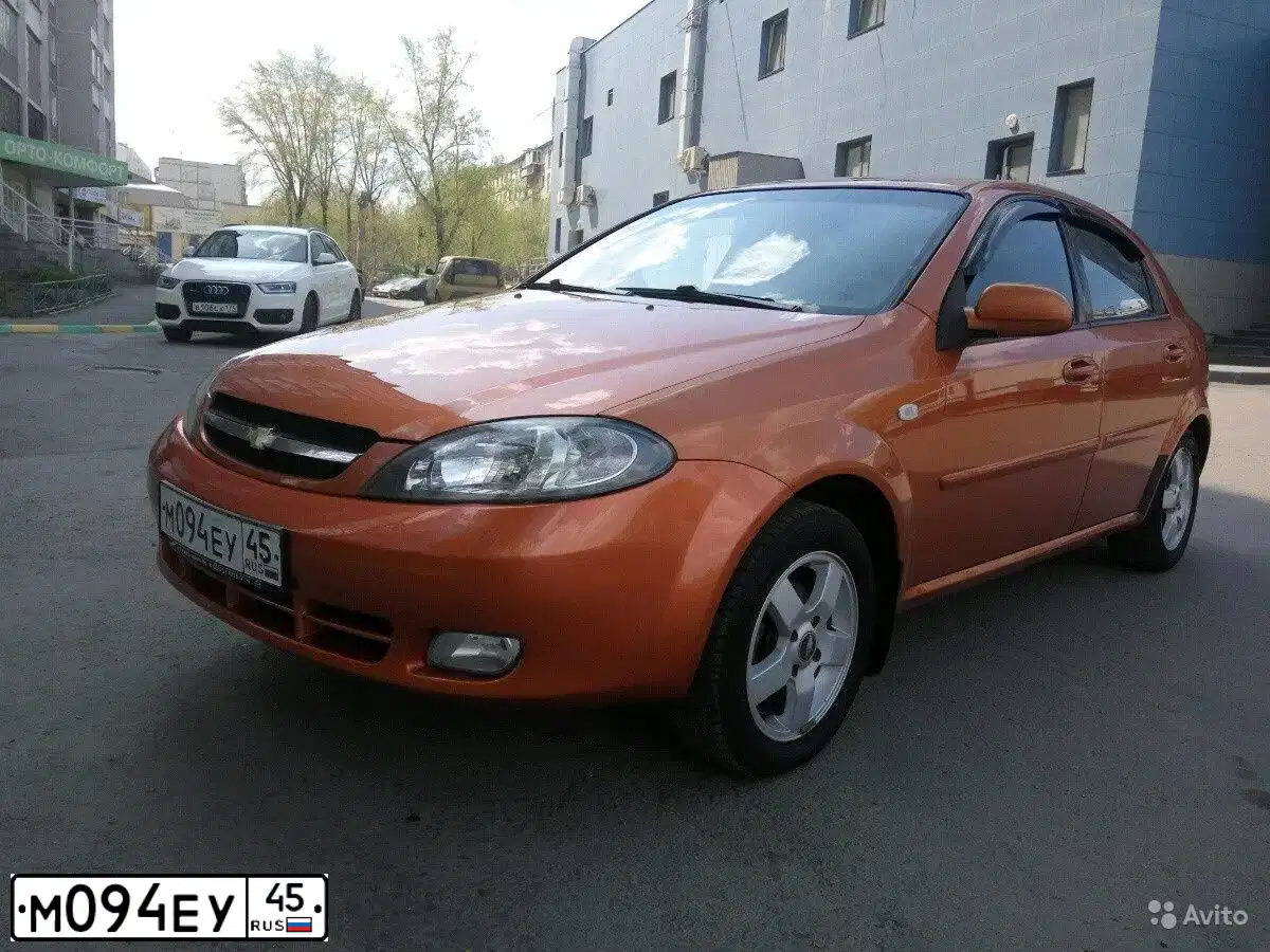 Фото автомобиля LADA 2114 SAMARA, 2010 — госномер А687КА774. Цвет: СИНЕ-ЧЕРНЫЙ