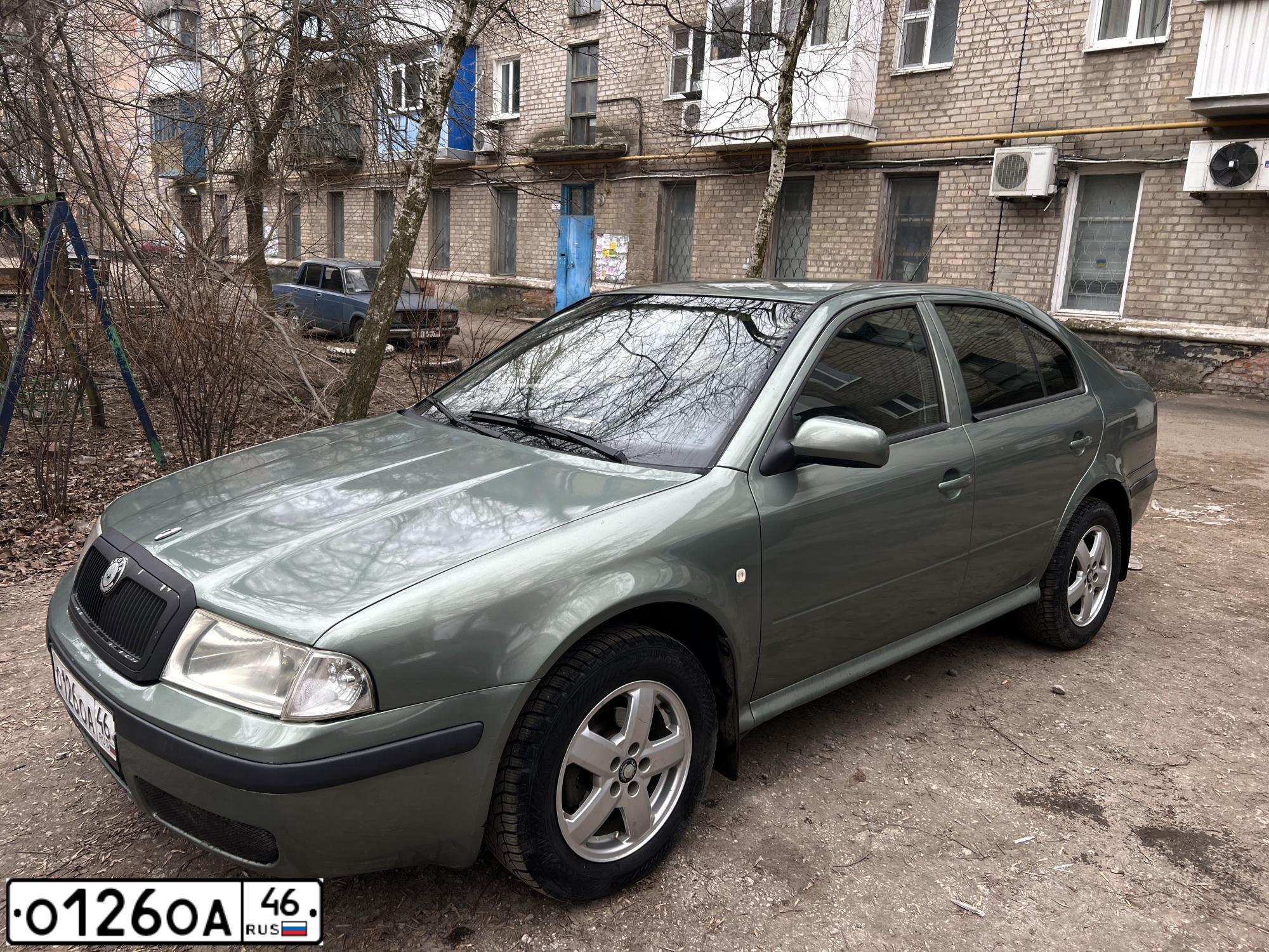 Фото автомобиля SKODA OCTAVIA, 2001 — госномер О126ОА46. Цвет: СЕРО-ЗЕЛЕНЫЙ