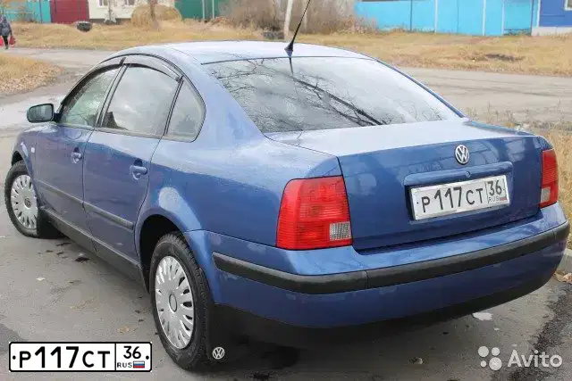 Фото автомобиля VOLKSWAGEN PASSAT, 1999 — госномер О523ТО99. Цвет: синий
