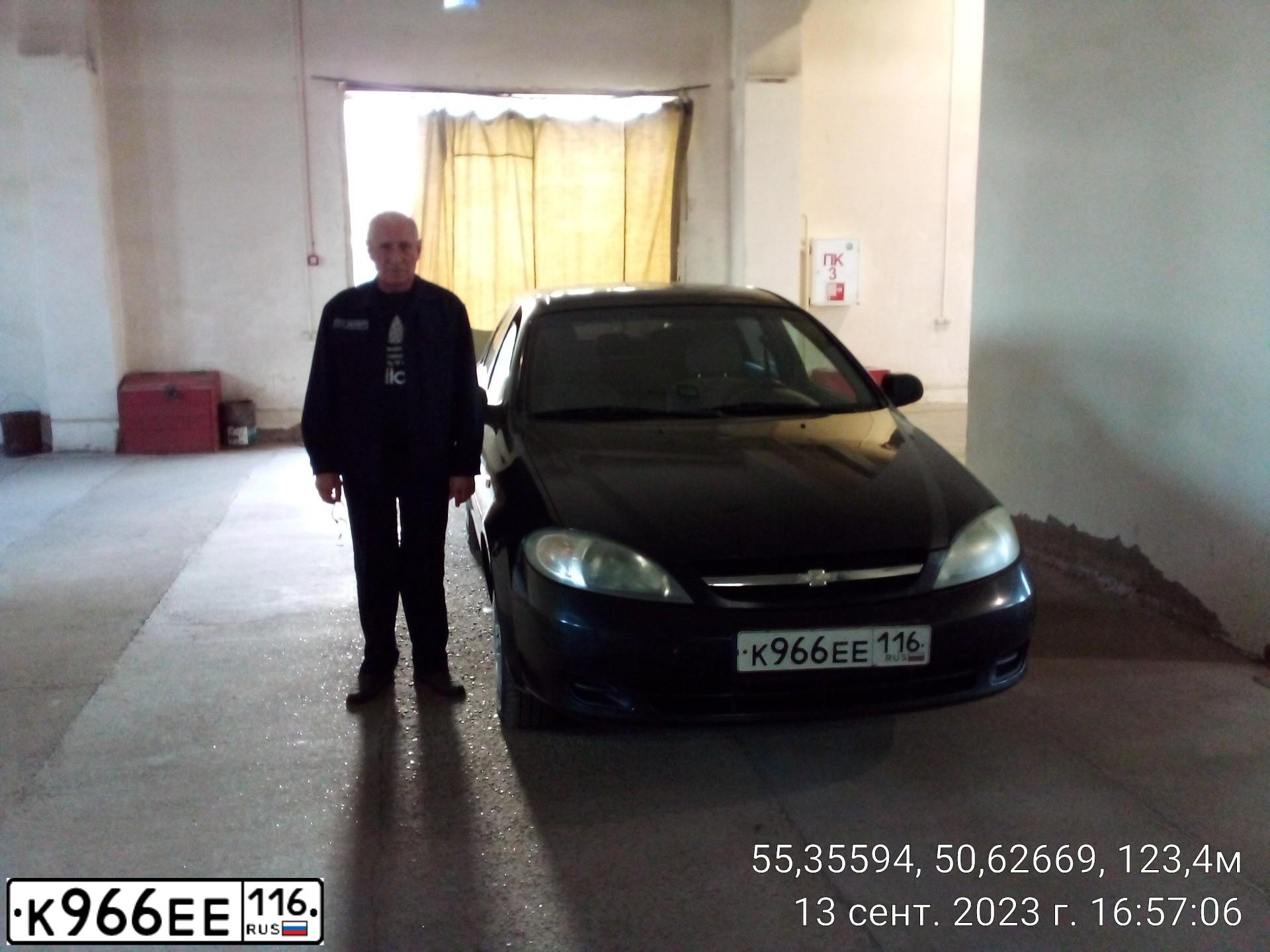 Фото автомобиля CHEVROLET LACETTI, 2008 — госномер К966ЕЕ116. Цвет: ЧЕРНЫЙ