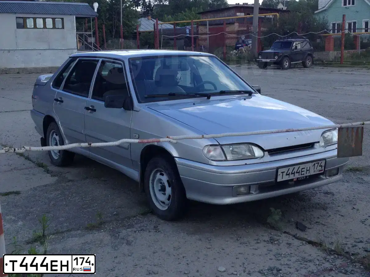 Фото автомобиля LADA 2115 SAMARA, 2008 — госномер Т444ЕН174. Цвет: СВЕТЛО-СЕРЕБРИСТЫЙ