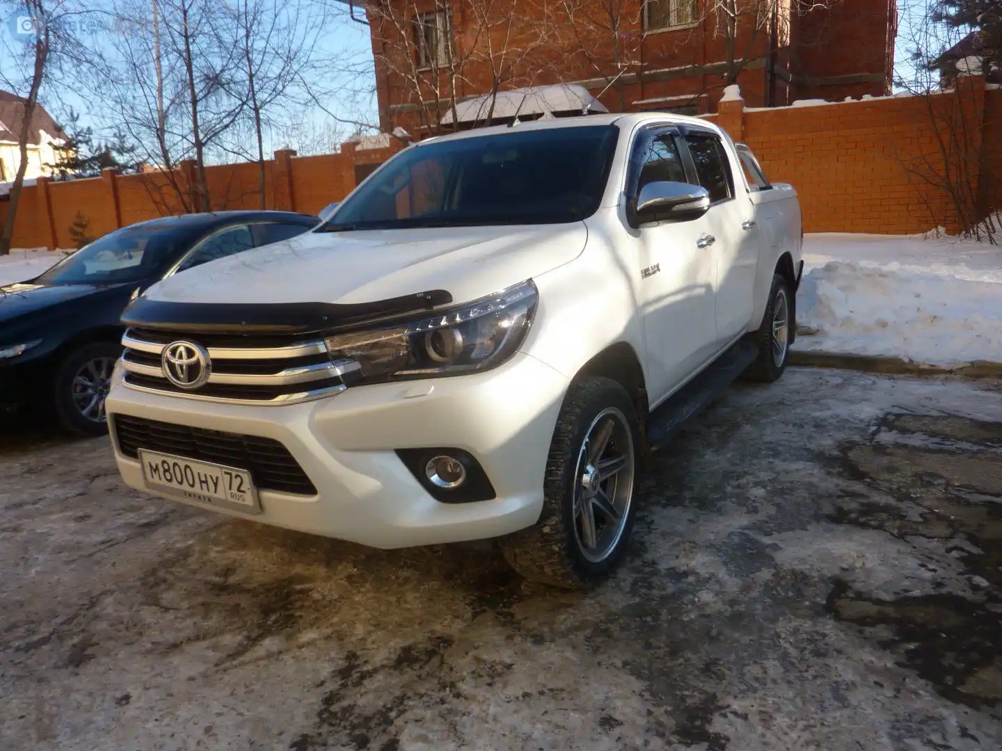 Фото автомобиля TOYOTA HILUX, 2013 — госномер А800ММ72. Цвет: Белый