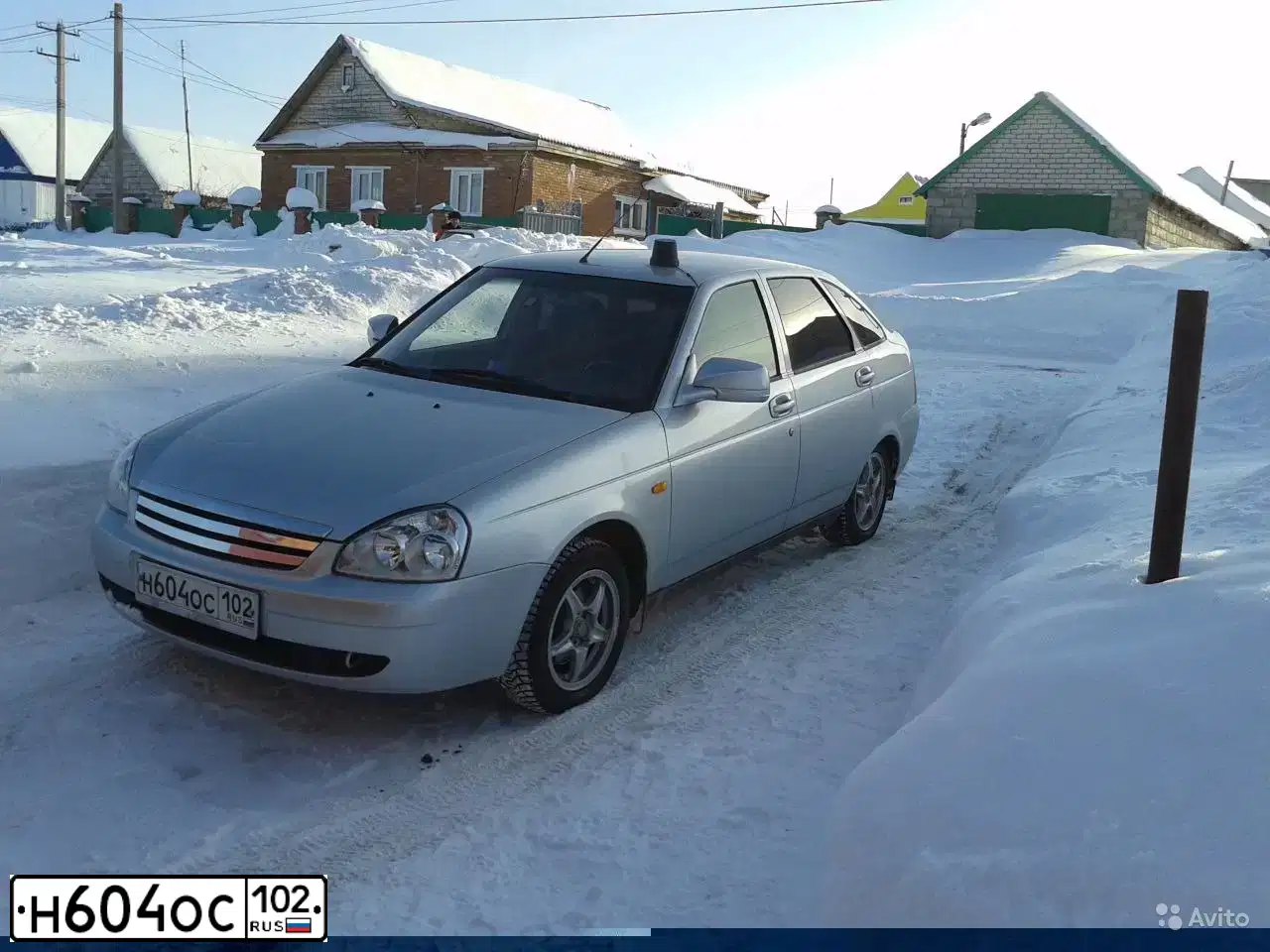Фото автомобиля LADA 2172 PRIORA, 2012 — госномер Н604ОС102. Цвет: СВЕТЛО-СЕРЕБРИСТЫЙ МЕТАЛЛ