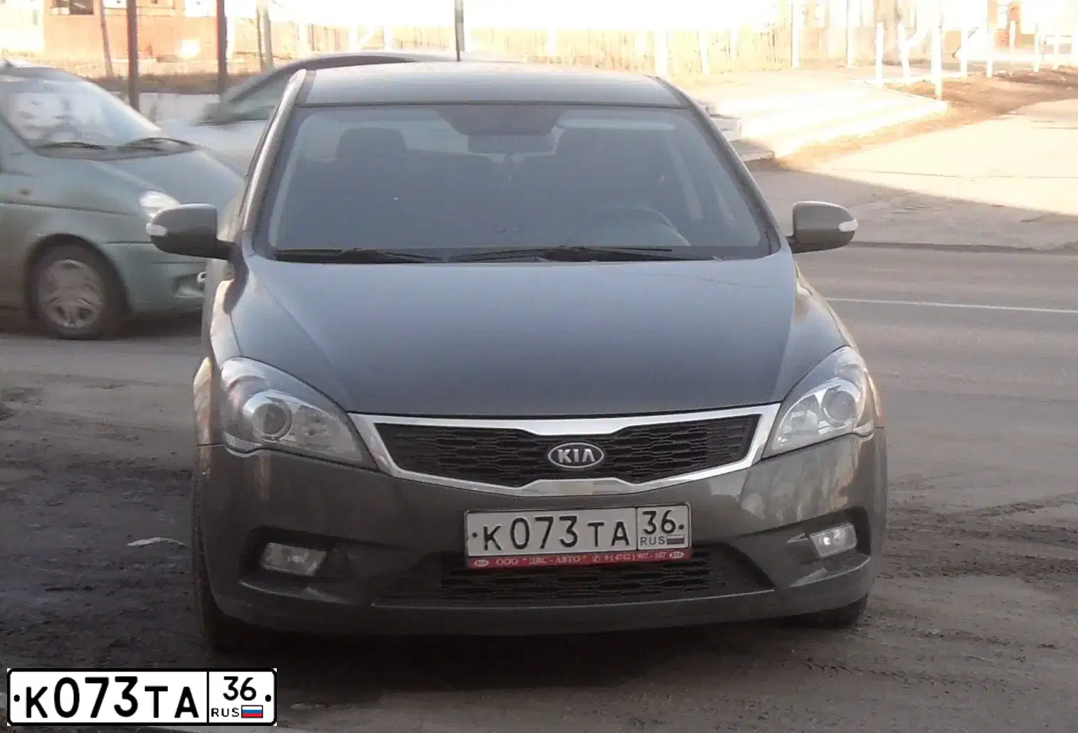 Фото автомобиля KIA CEE'D, 2011 — госномер К073ТА36. Цвет: СЕРЕБРИСТЫЙ