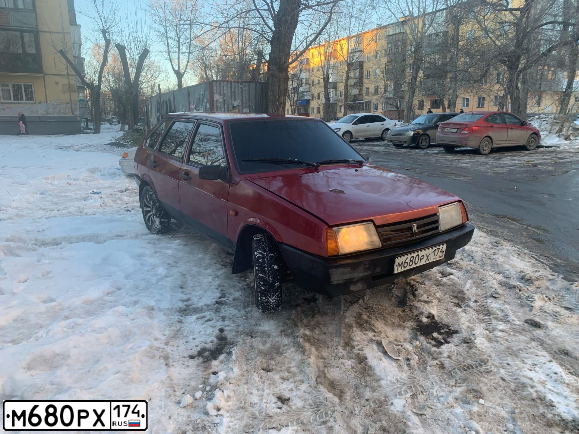 Фото автомобиля LADA 2109 SAMARA, 1996 — госномер М142РС90. Цвет: ТЕМНО-КРАСНЫЙ
