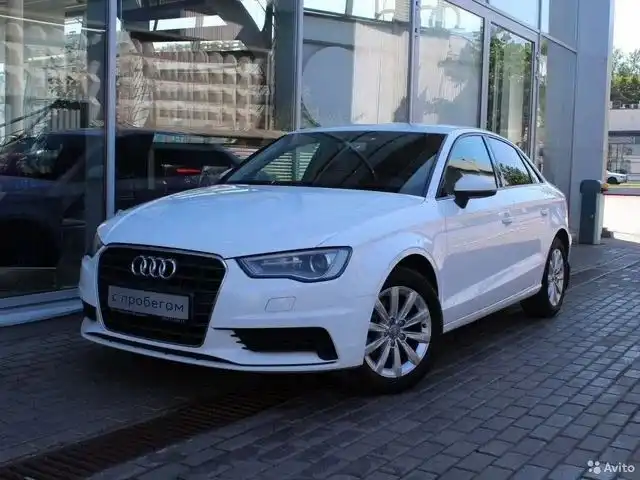 Фото автомобиля АУДИ A3, 2015 — госномер Р677УК790. Цвет: Белый