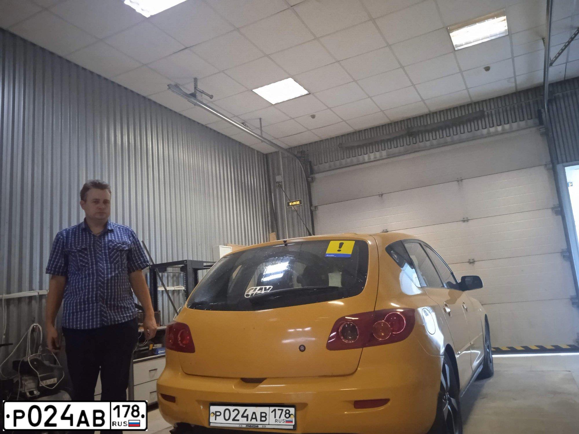 Фото автомобиля MAZDA 3, 2004 — госномер О619РМ196. Цвет: ЖЕЛТЫЙ
