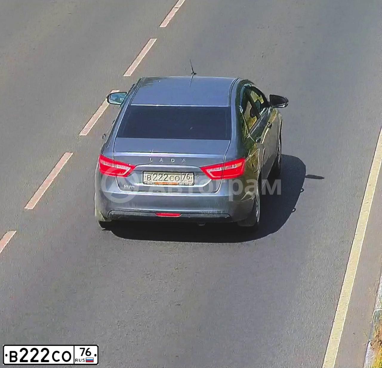 Фото автомобиля LADA VESTA, 2016 — госномер В222СО76. Цвет: СЕРЫЙ