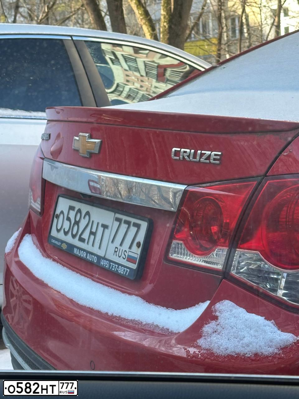 Фото автомобиля CHEVROLET CRUZE, 2014 — госномер О582НТ777. Цвет: КРАСНЫЙ