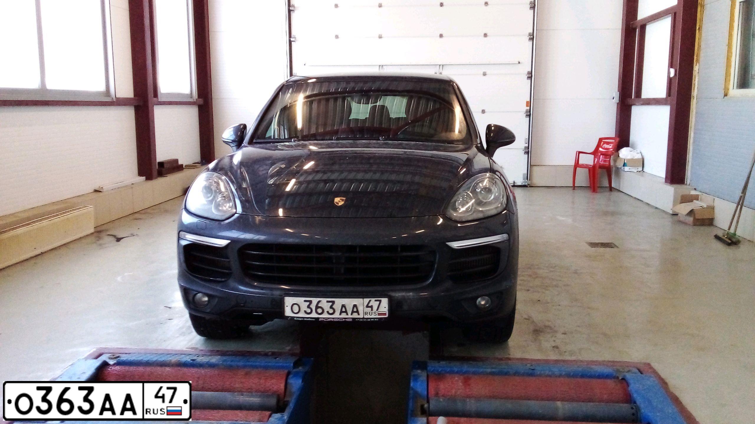 Фото автомобиля PORSCHE CAYENNE, 2015 — госномер О363АА47. Цвет: ЧЕРНЫЙ
