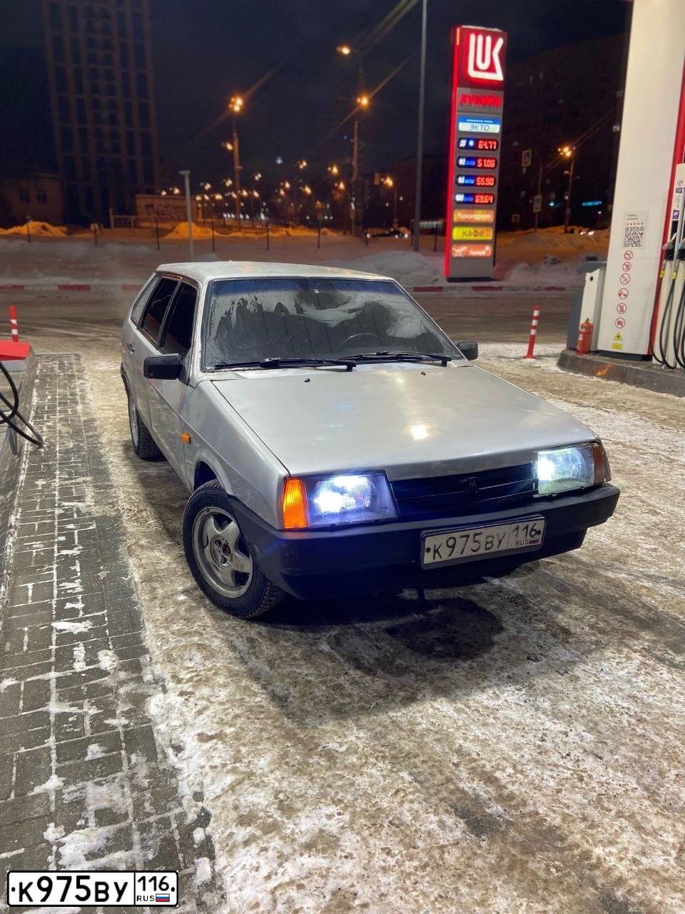 Фото автомобиля LADA 2109 SAMARA, 2003 — госномер Х474АМ18. Цвет: СЕРЕБРИСТЫЙ
