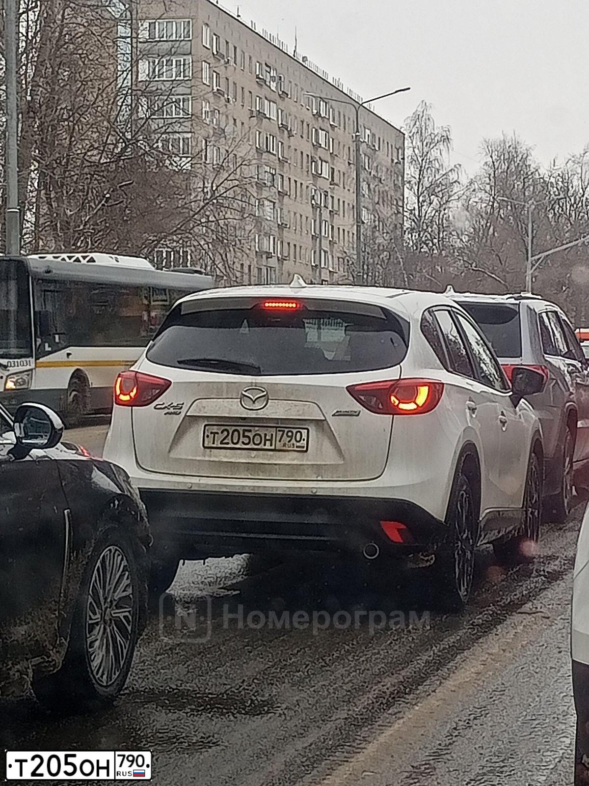 Фото автомобиля MAZDA CX-5, 2017 — госномер Т205ОН790. Цвет: БЕЛЫЙ ПЕРЛАМУТР