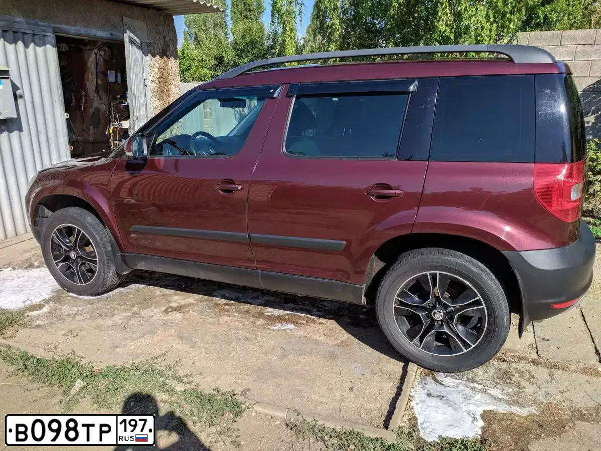 Фото автомобиля SKODA YETI, 2012 — госномер А581УК92