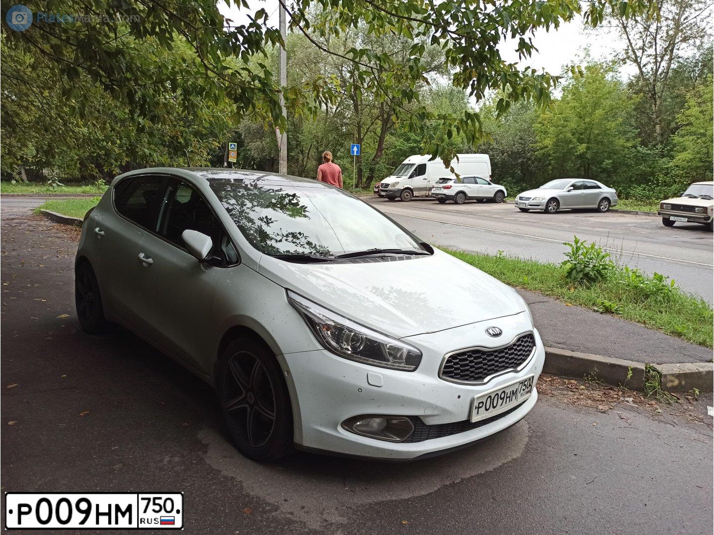 Фото автомобиля KIA CEE'D, 2013 — госномер Р009НМ750. Цвет: БЕЛЫЙ