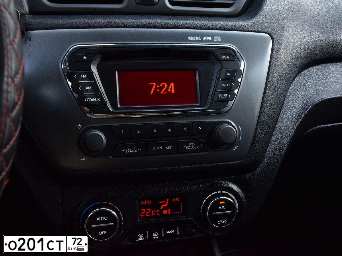 Фото автомобиля KIA RIO, 2013 — госномер А043КО172. Цвет: СЕРЫЙ