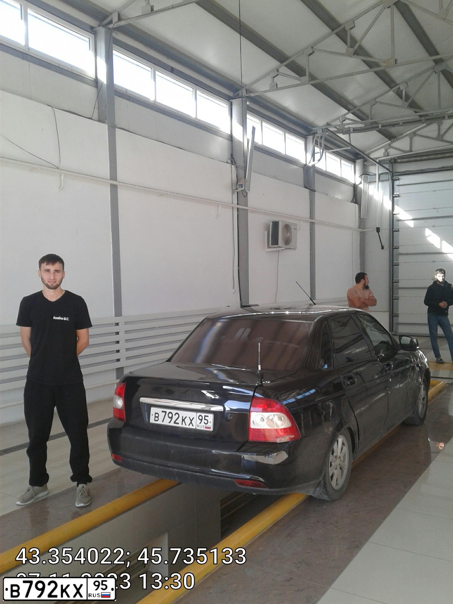 Фото автомобиля LADA 2170 PRIORA, 2011 — госномер В792КХ95. Цвет: Сине-Черный
