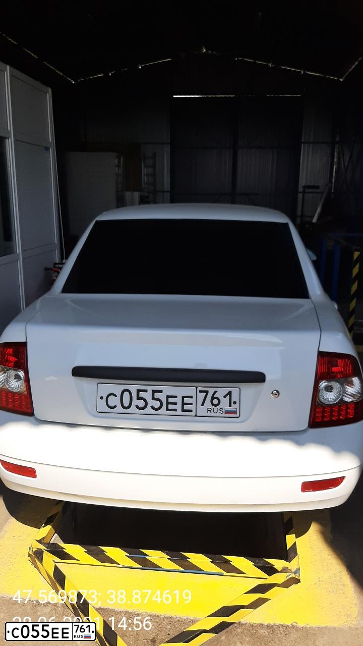 Фото автомобиля LADA 2170 PRIORA, 2010 — госномер С055ЕЕ761. Цвет: Белый