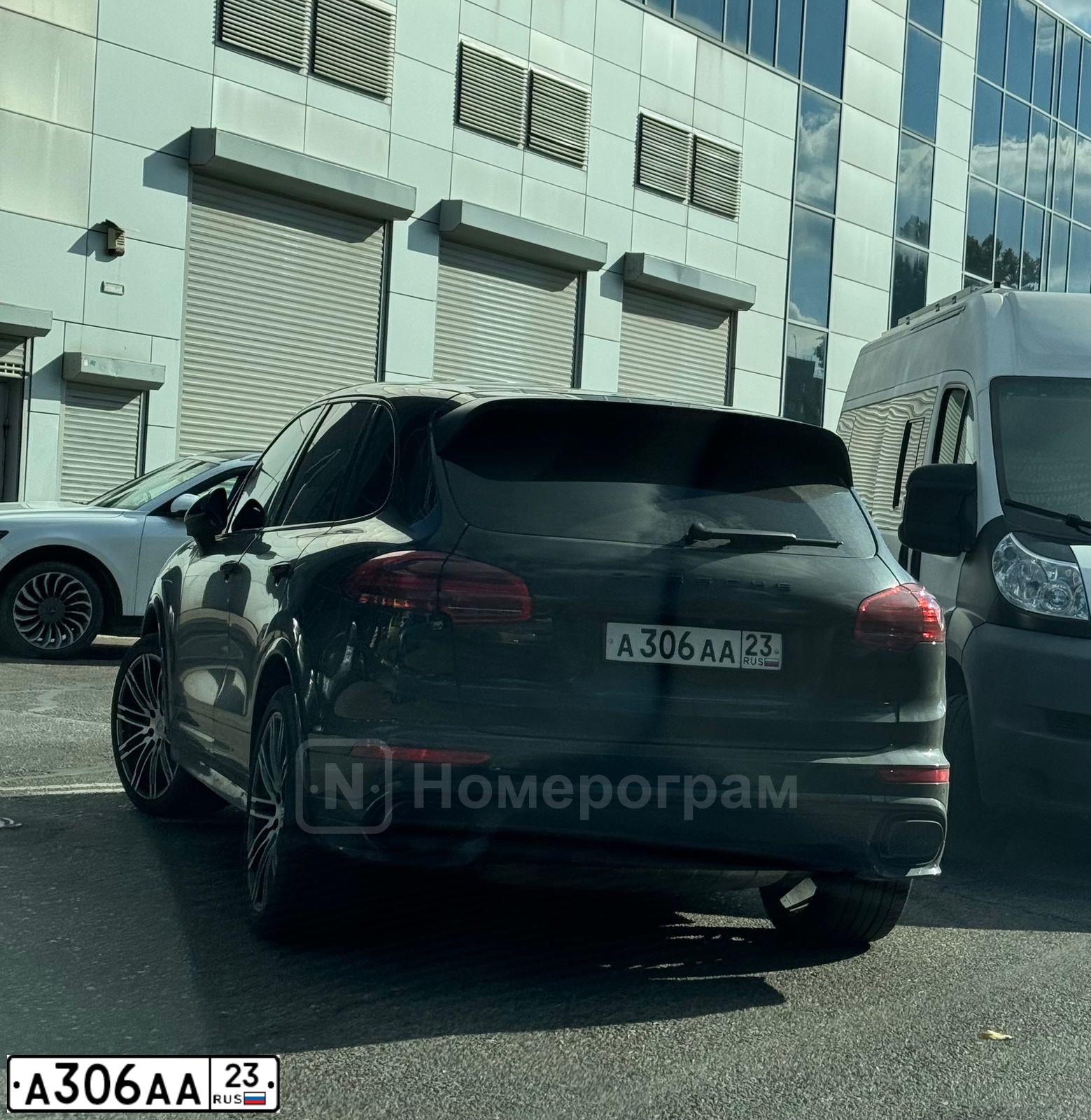 Фото автомобиля VOLKSWAGEN TOUAREG, 2007 — госномер А474СН01. Цвет: ЧЕРНЫЙ