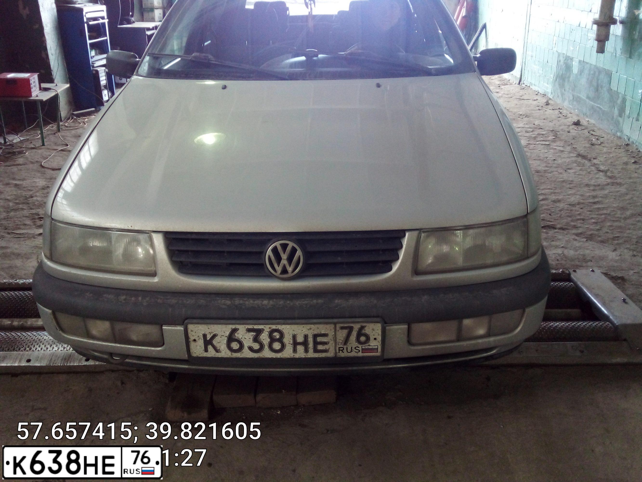 Фото автомобиля VOLKSWAGEN PASSAT, 1995 — госномер О092ТР76. Цвет: СЕРЫЙ