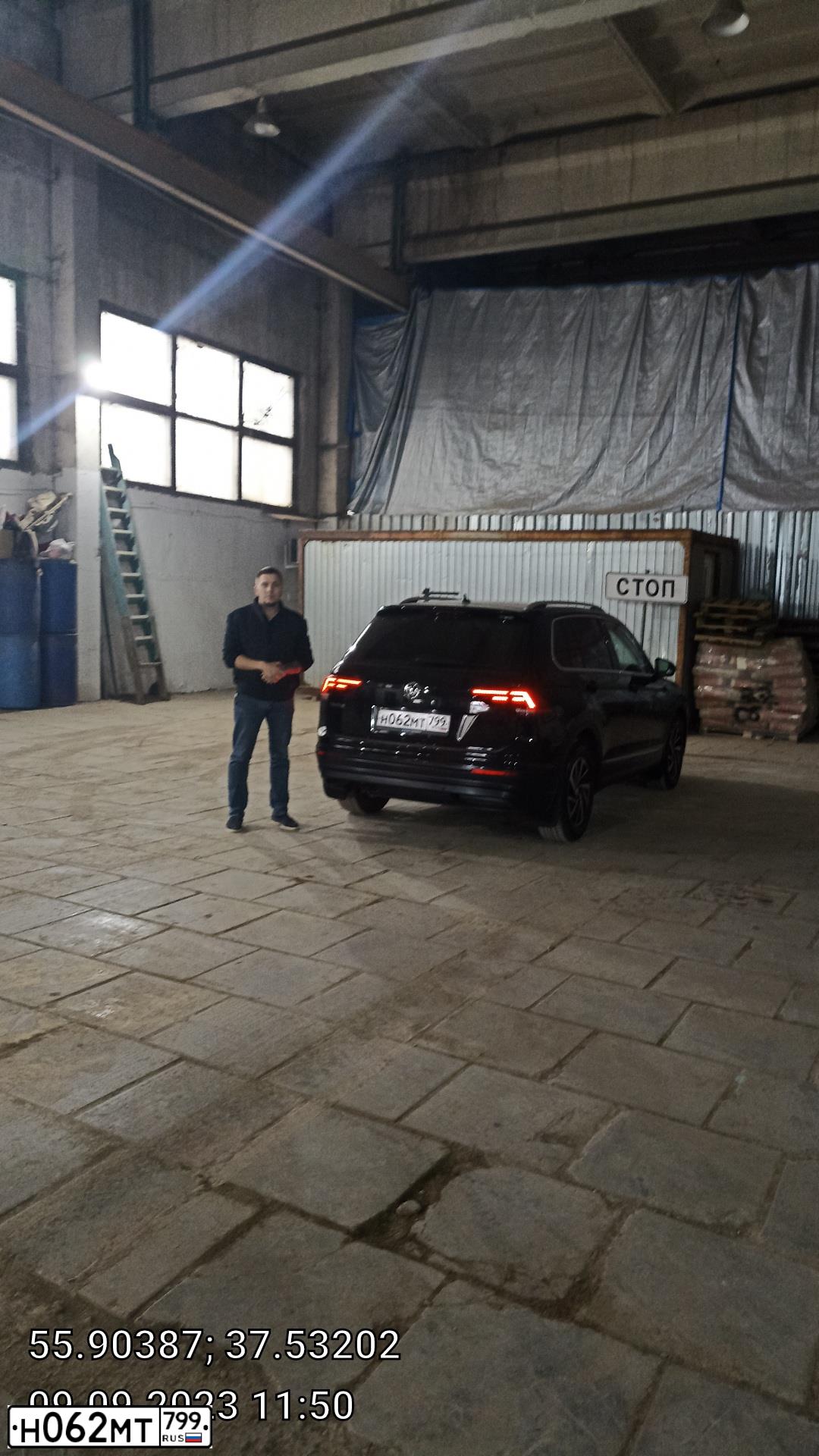 Фото автомобиля VOLKSWAGEN TIGUAN, 2018 — госномер О157МК267. Цвет: ЧЕРНЫЙ
