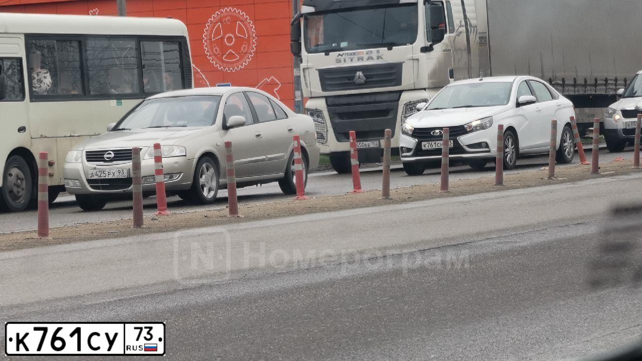Фото автомобиля KIA RIO, 2019 — госномер М860ХВ73. Цвет: СЕРЫЙ