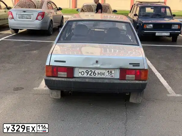 Фото автомобиля AUDI A4, 2012 — госномер Р543ВУ18. Цвет: СЕРЫЙ