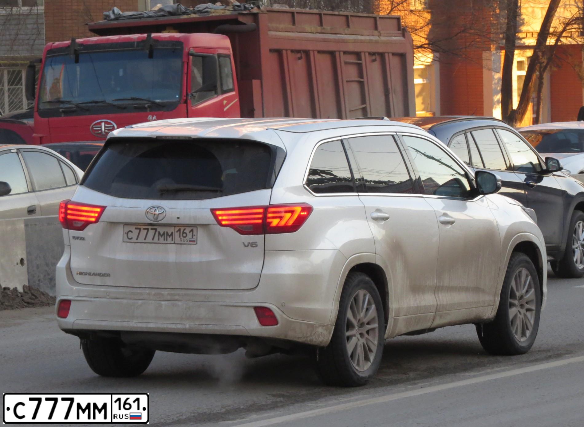 Фото автомобиля TOYOTA LANDCRUISER 200, 2019 — госномер С777ММ161. Цвет: ЧЕРНЫЙ