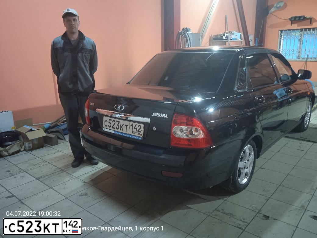 Фото автомобиля LADA 2170 PRIORA, 2010 — госномер С523КТ142. Цвет: Сине-Черный