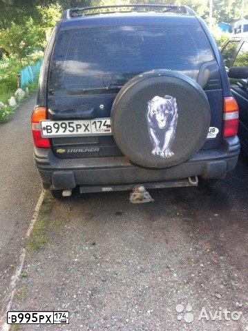 Фото автомобиля CHEVROLET TRACKER, 2001 — госномер В995РХ174. Цвет: ТЕМНО-СИНИЙ