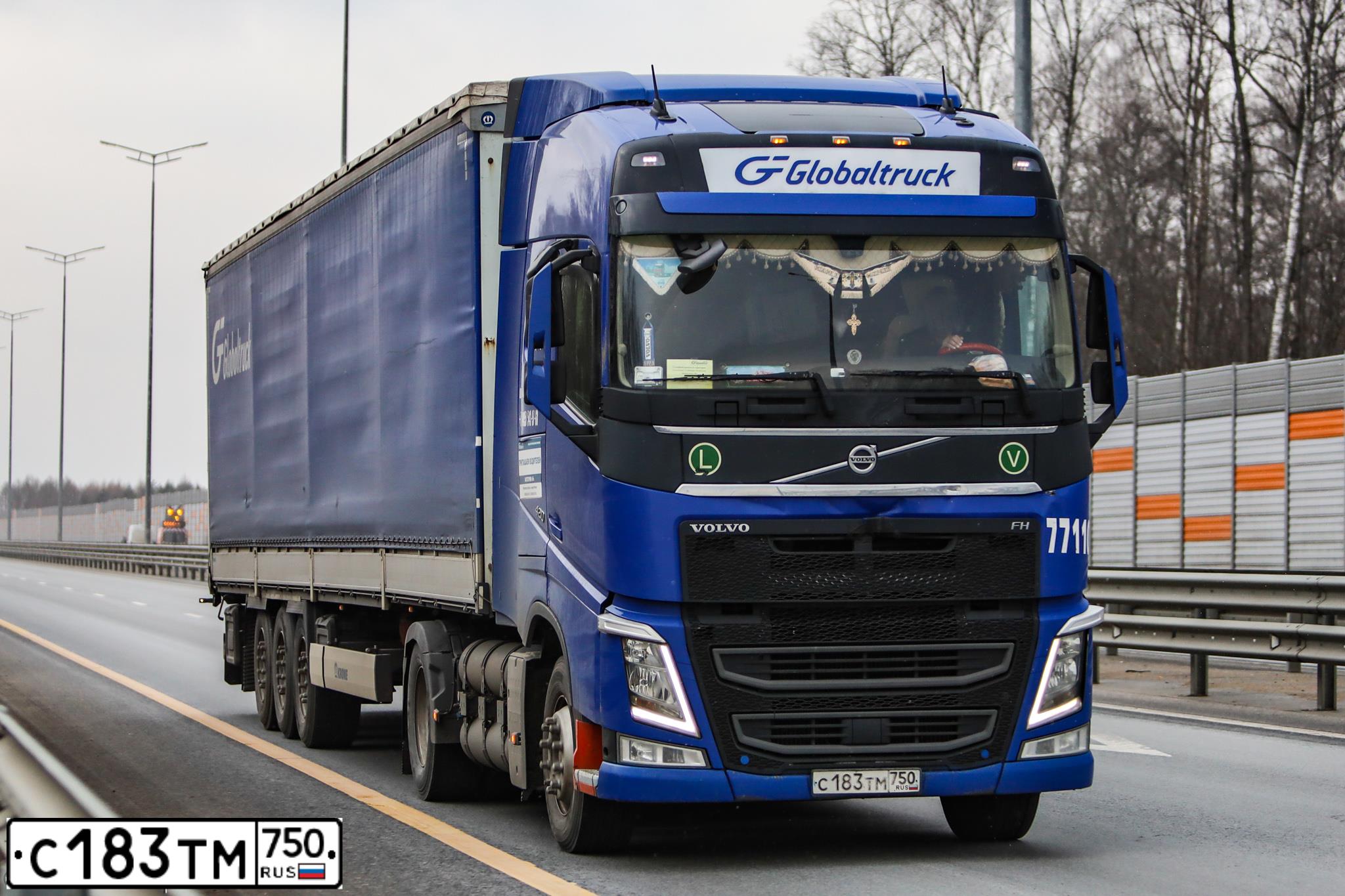 Фото автомобиля VOLVO SERIE FH /4X2/, 2019 — госномер С183ТМ750. Цвет: синий