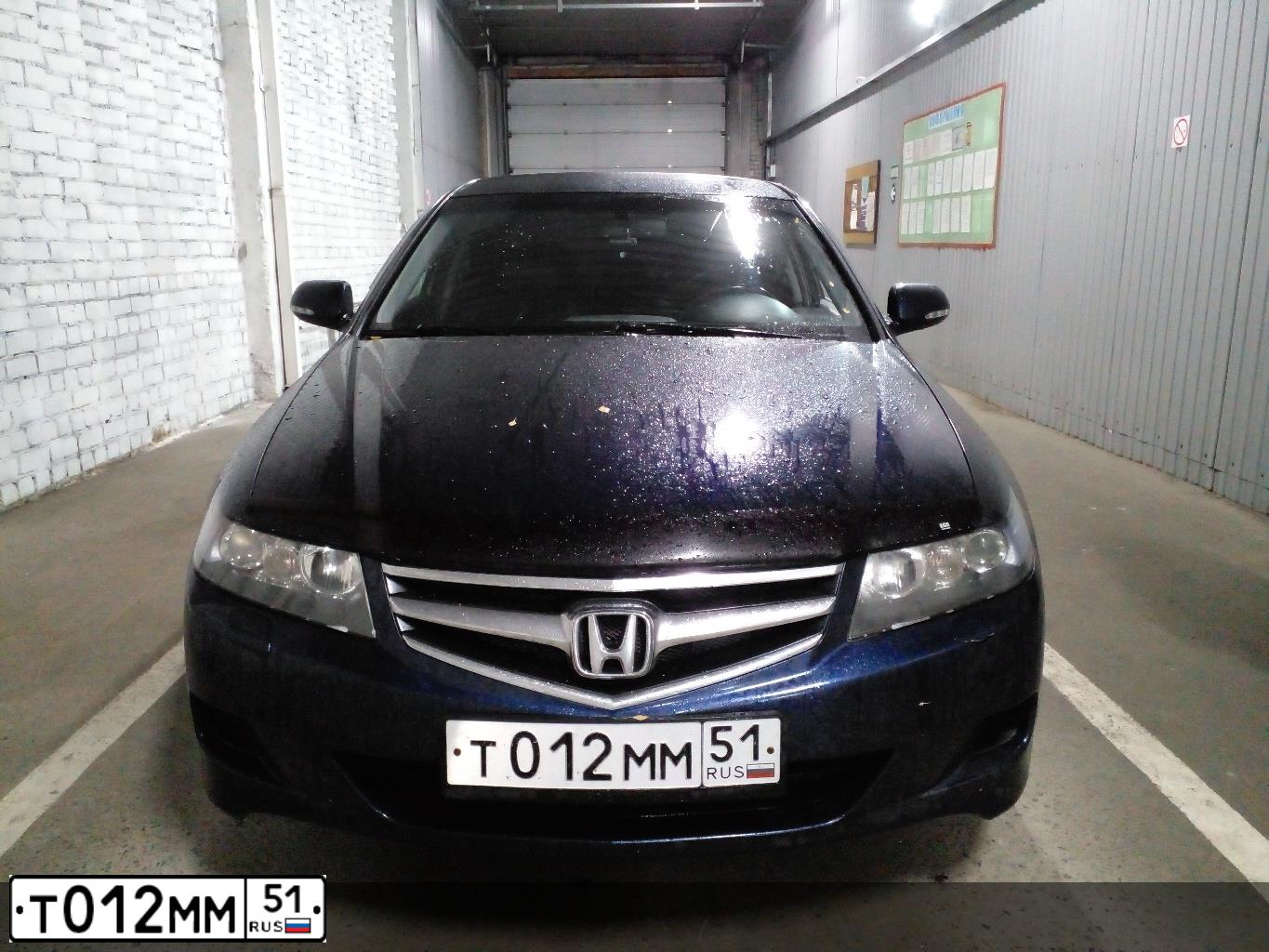 Фото автомобиля HONDA ACCORD, 2006 — госномер Т012ММ51. Цвет: Темно-синий