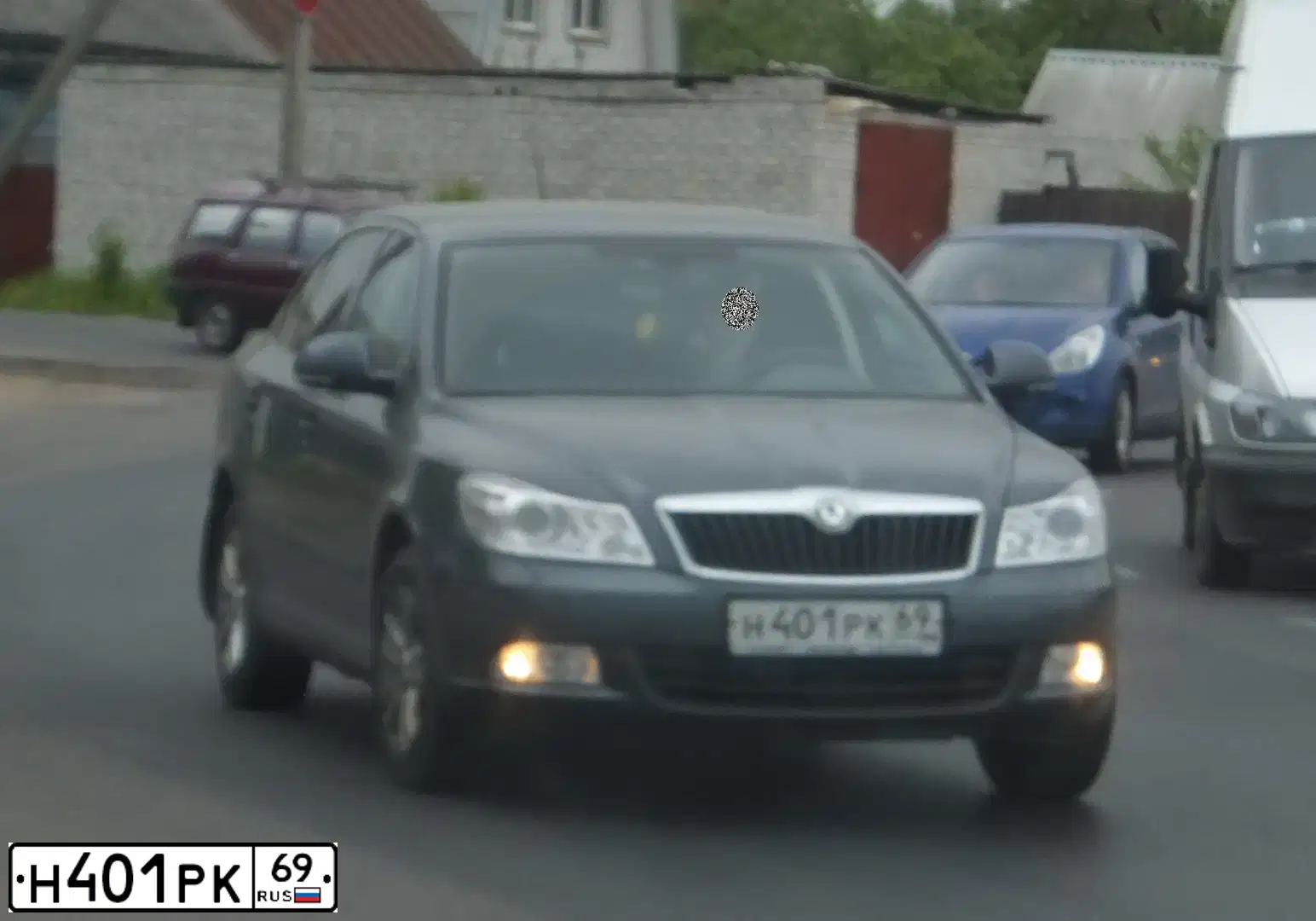 Фото автомобиля SKODA OCTAVIA, 2013 — госномер Н401РК69. Цвет: ТЕМНО-СЕРЫЙ