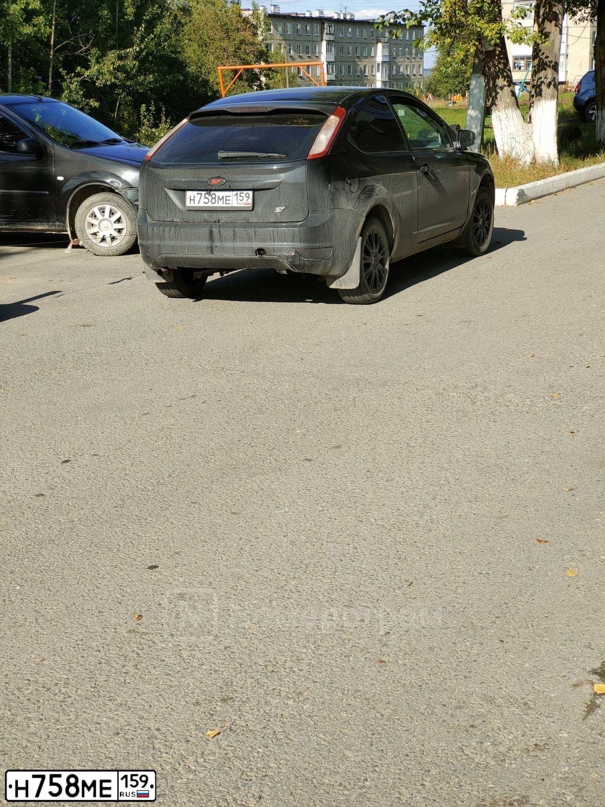 Фото автомобиля FORD FOCUS, 2008 — госномер О355ХЕ159. Цвет: ЧЕРНЫЙ