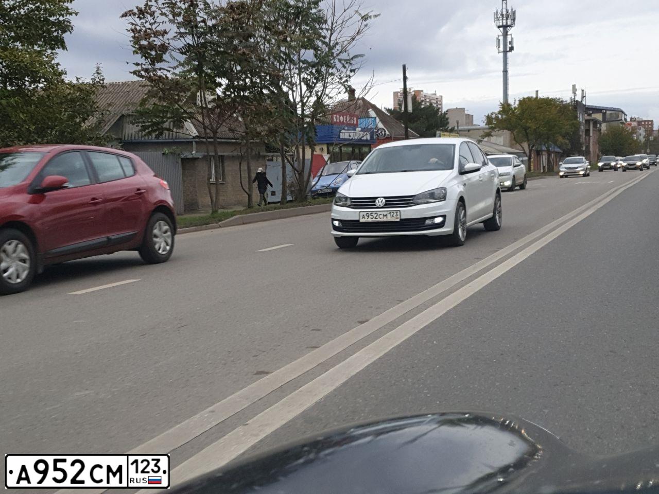 Фото автомобиля VOLKSWAGEN POLO, 2016 — госномер А952СМ123. Цвет: БЕЛЫЙ