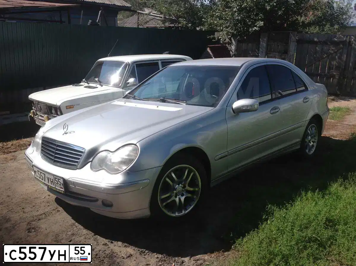 Фото автомобиля HYUNDAI I30, 2008 — госномер С557УН55. Цвет: ТЕМНО-СЕРЫЙ