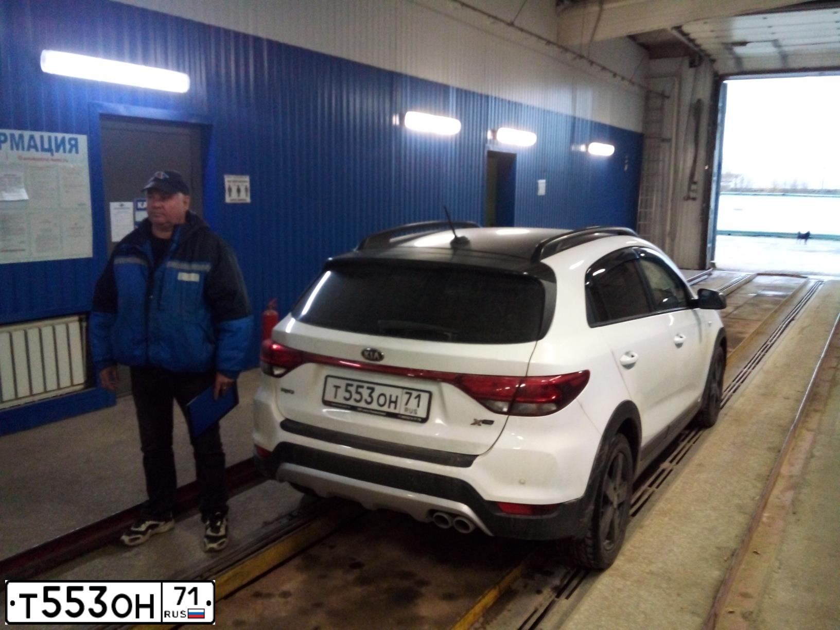 Фото автомобиля KIA RIO, 2018 — госномер Р868ТХ11