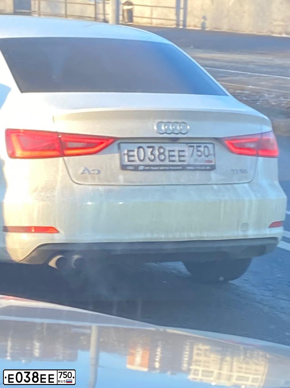 Фото автомобиля AUDI A3, 2014 — госномер Е038ЕЕ750. Цвет: Белый