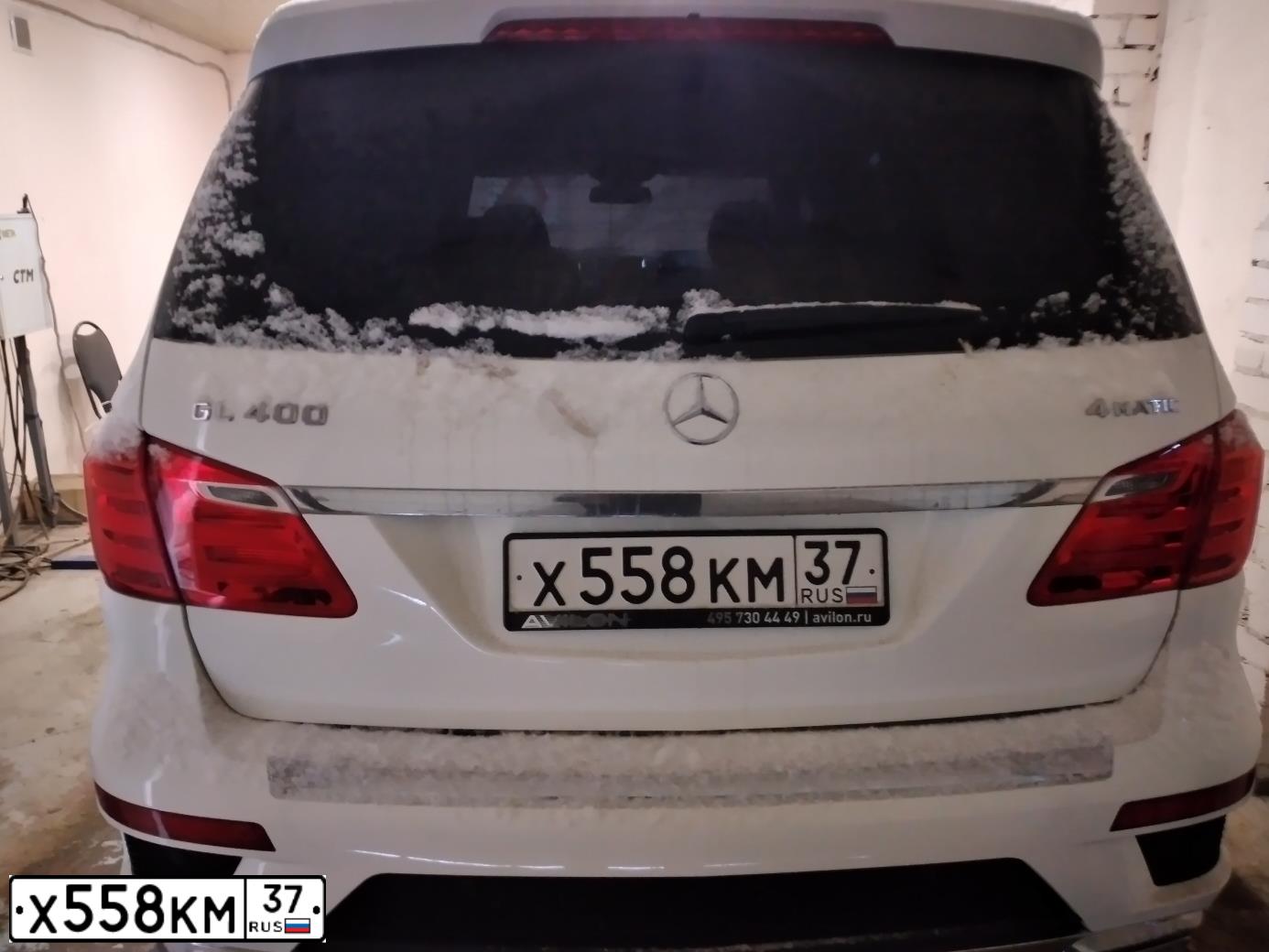 Фото автомобиля MERCEDES GL-KLASSE, 2014 — госномер А055КН777. Цвет: Белый