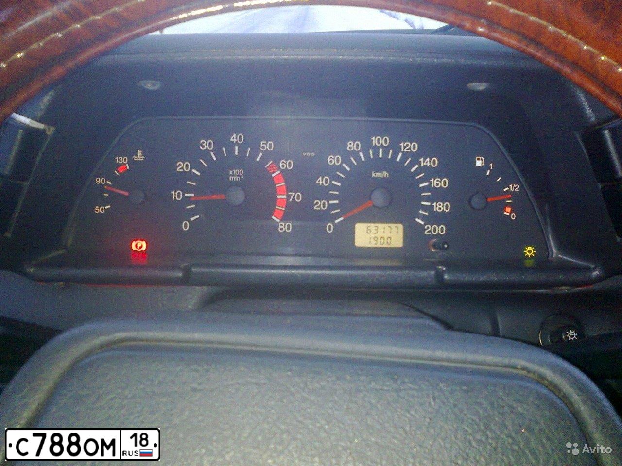 Фото автомобиля LADA 2112 LADA, 2005 — госномер М356НТ18. Цвет: МОЛОЧНО-БЕЛ.СЕРЕБР.