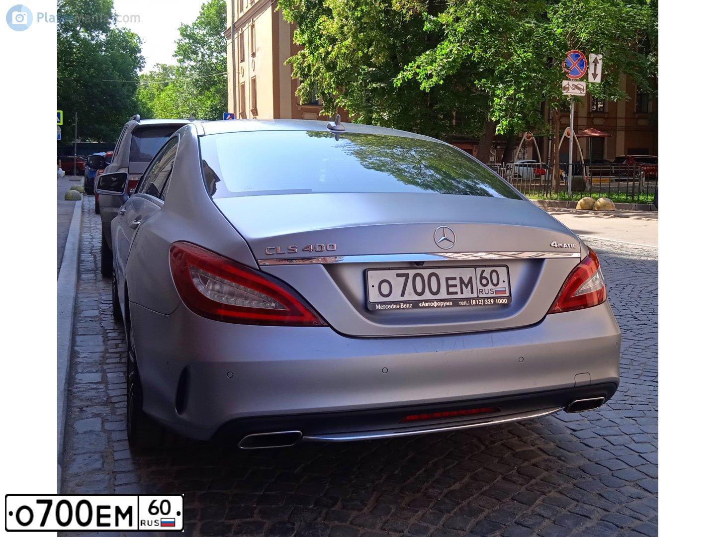 Фото автомобиля OPEL VECTRA, 2008 — госномер О700ЕМ60. Цвет: ЧЕРНЫЙ