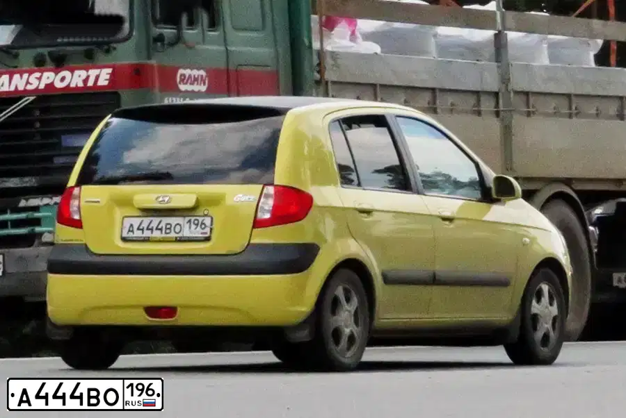 Фото автомобиля HYUNDAI GETZ, 2005 — госномер К821АР196. Цвет: ЖЁЛТЫЙ
