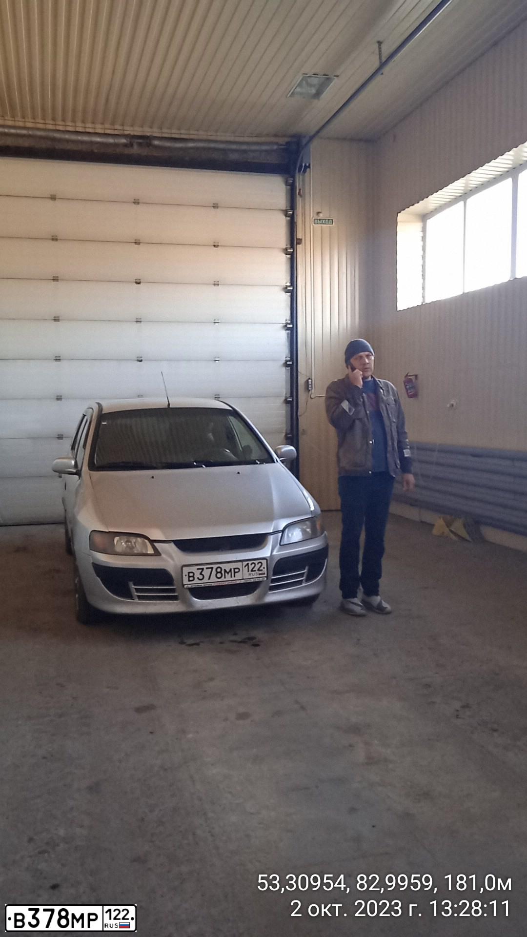 Фото автомобиля MITSUBISHI SPACE STAR, 2004 — госномер В378МР122. Цвет: Серебристый