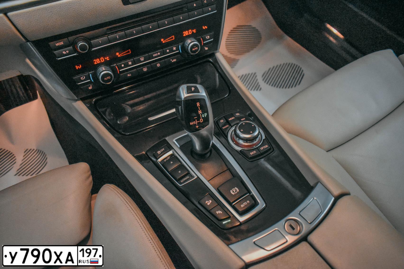 Фото автомобиля BMW 535D, 2011 — госномер С966РН790. Цвет: СЕРЫЙ ТЕМНЫЙ