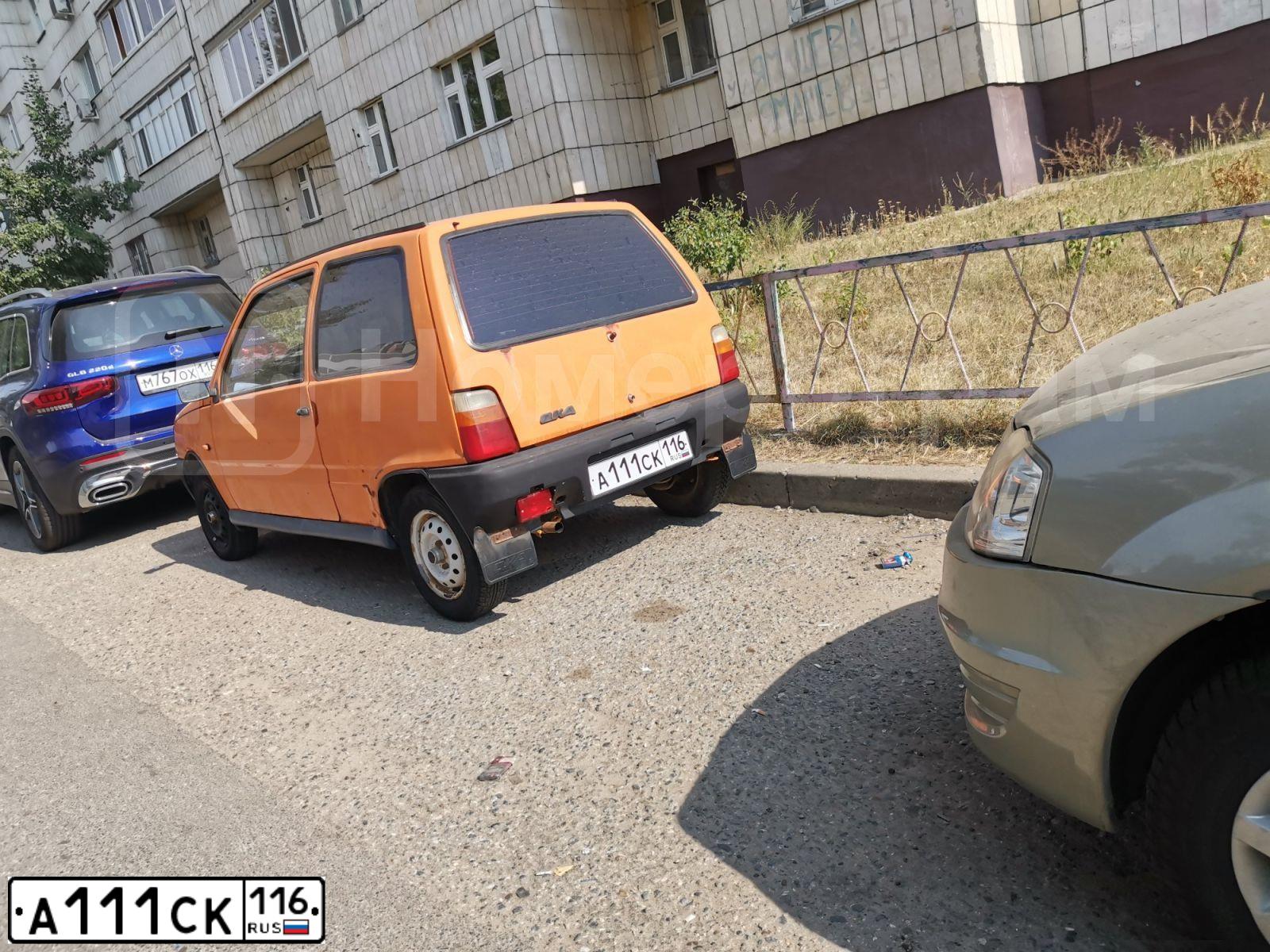 Фото автомобиля SEAZ OKA, 2001 — госномер А111СК116. Цвет: Оранжевый